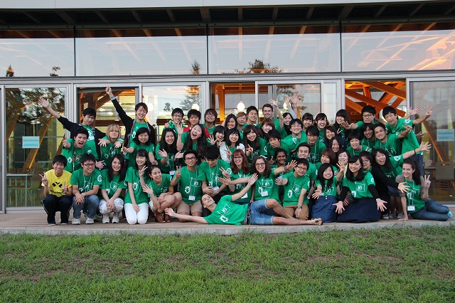 オープンキャンパスに参加したボランティア学生たち