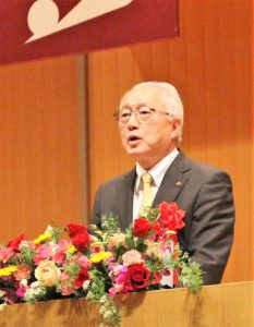 来賓の堀井 秋田県副知事の祝辞の様子