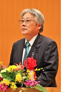 祝辞を述べる竹下 博英 秋田県議会副議長の写真