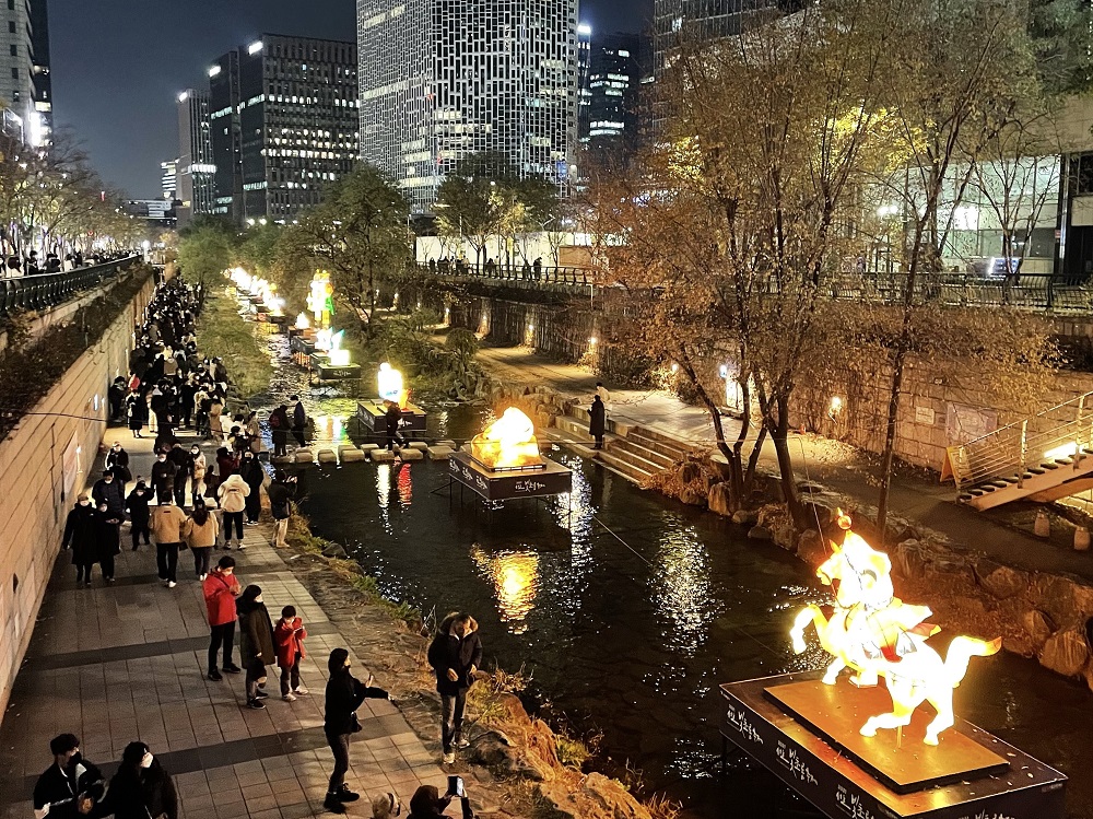 清渓川の灯篭祭りの写真