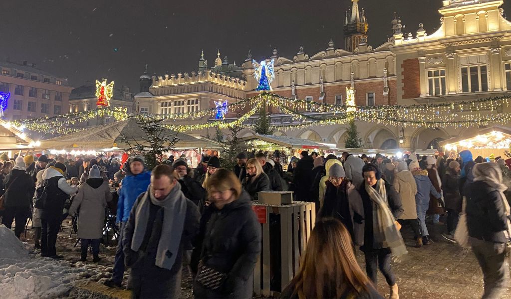 ポーランドのクリスマスマーケットの写真