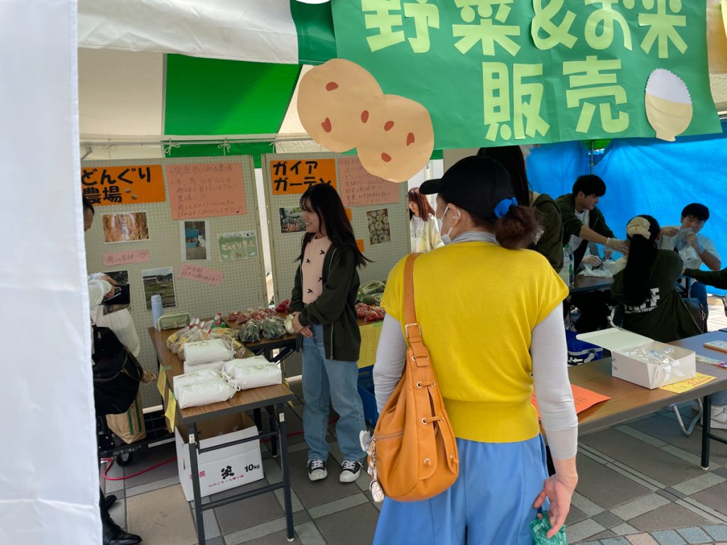 秋田大学　「ミニ模擬店&野菜販売」